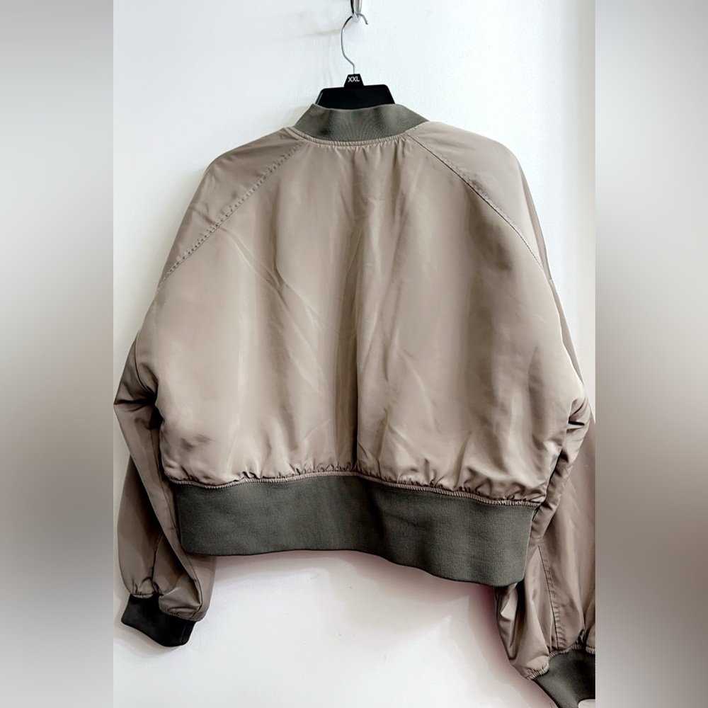 Zara bomber jacket with quilted black lining Size XL PIT TO PIT 23” LENGHT 20” - Picture 8 of 10